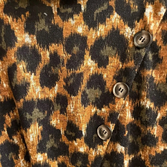 NOTATIONS~ WOMANS CHEETAH PRINT BLOUSE~ LG - Picture 7 of 8